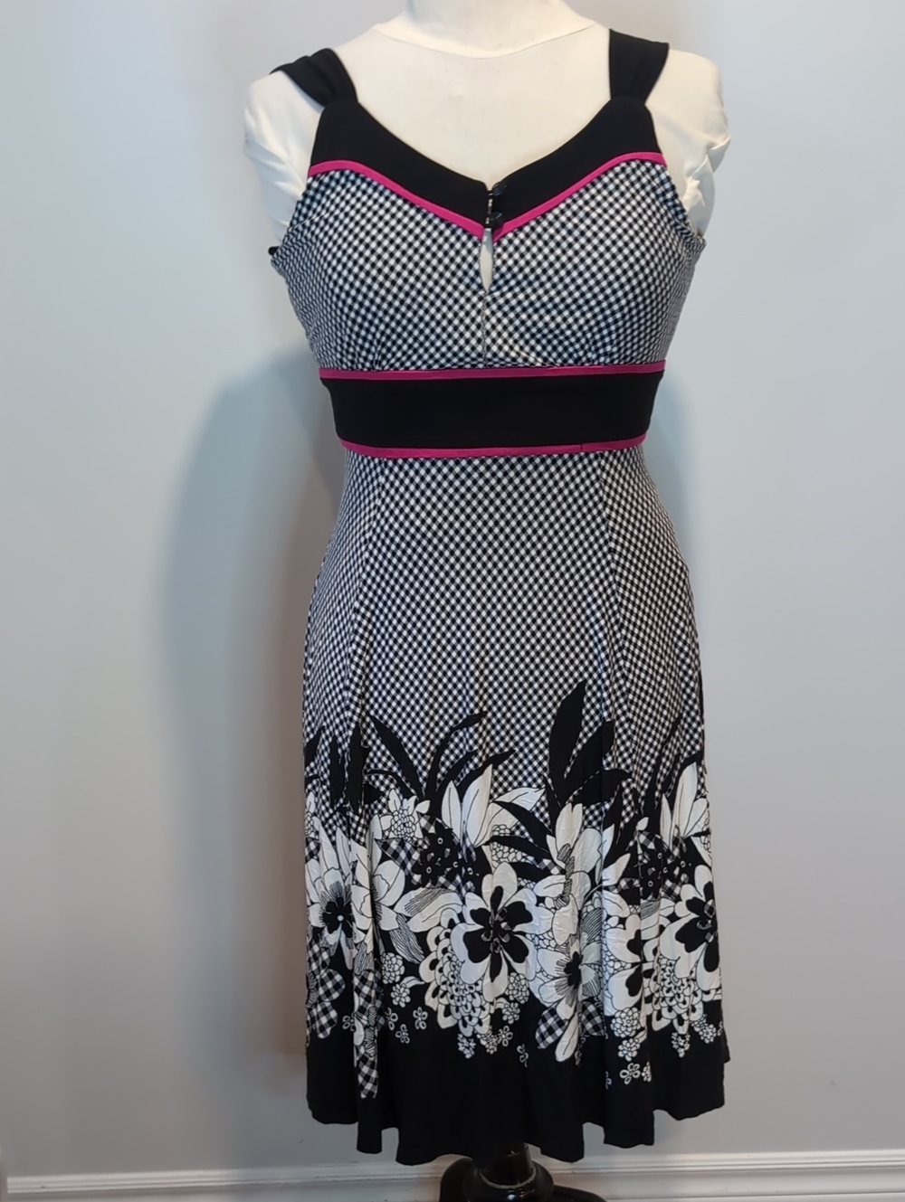 Joseph Ribkoff Sleeveless Black & White Check Floral Fit-and-Flare Dress Sz 4